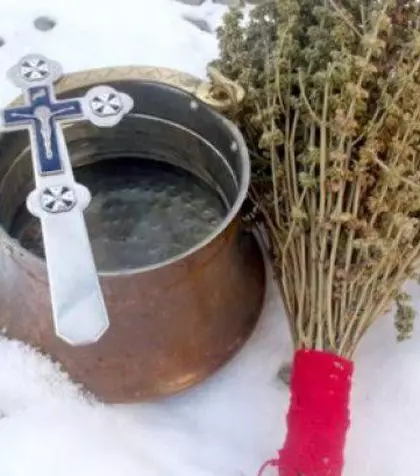 Agheasma Mare se bea doar opt zile. Vezi cum trebuie păstrată Agheasma Mare și la ce e de folos