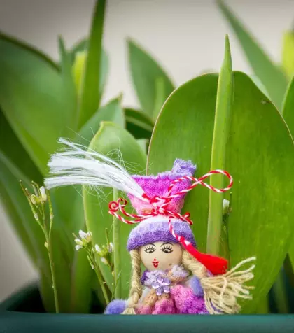 Legenda Babelor în România. Pietrele magice ale primăverii