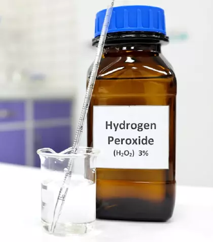 Ce este apa oxigenată şi la ce foloseşte