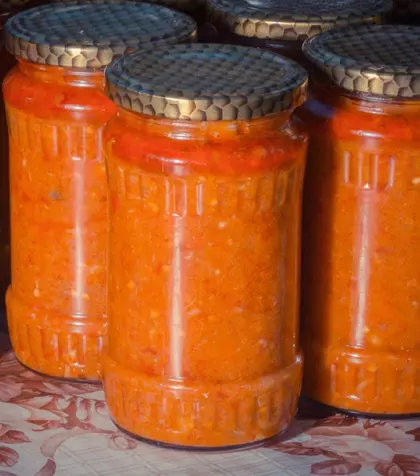 Cum previi formarea mucegaiului la zacuscă