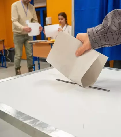 Ce nu ai voie să faci în secția de votare la alegeri Primăria București 2025