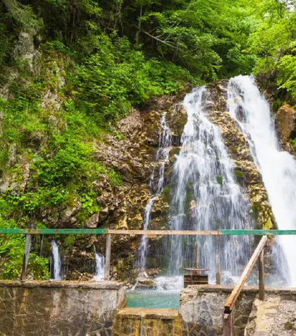 Cascada Urlătoarea Bușteni – legende și curiozități despre cascada din Bucegi