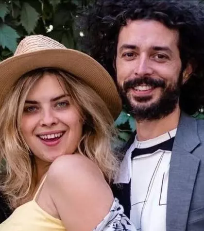 Nuntă princiară la Palatul Știrbey! Nașii, Marius Moga și discreta lui soție, Bianca Lăpuște, prezență rară în showbiz-ul de la noi! Bianca, superbă în roșu