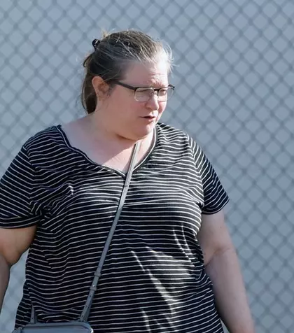 Uită-te bine la poză, sigur știi cine e! A fost visul bărbaților și invidia femeilor. Are un nume legendar, a fost o divă genială, dar ce s-a întâmplat cu vedeta? Cum a fost surprinsă de paparazzi