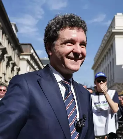 Ce muzică ascultă Nicușor Dan și care sunt melodiile preferate. A zis și două trupe românești, iar oamenii au reacționat imediat: „Nicușor e cool”