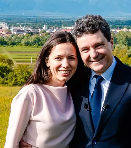 Trecutul neștiut al Mirabelei Grădinaru din Vaslui, care a ajuns „Prima Doamnă” a României, la 41 de ani. 10 lucruri inedite despre viitoarea soție a lui Nicușor Dan și 40 de poze de colecție