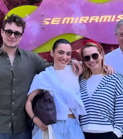Imaginile anului! Andreea Esca, vacanță de Paște în Grecia, cu „ginerele” și cu „nora”. Alexia și Aris și-au luat iubiții cu ei, iar paparazzi au surprins totul