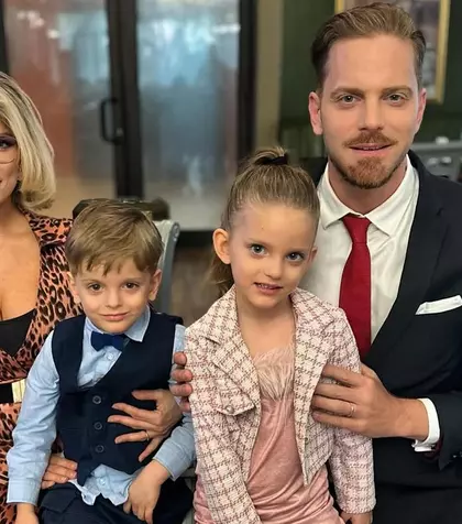 Alina Laufer a anunțat sexul bebelușului și toată lumea e în extaz! E al patrulea copil! Vestea cea mare a fost dată la restaurant, de ziua ei, de față cu familia. Cum a reacționat soțul Ilan Laufer