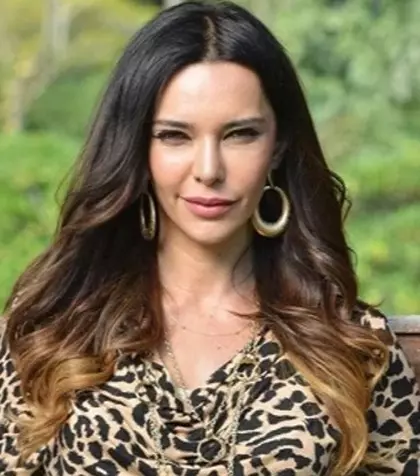 Cum arăta Hande Ataizi, actrița care joacă rolul Cana Yılmaz în serialul &quot;Fata de la fereastră&quot;, la început de carieră, în urmă cu trei decenii