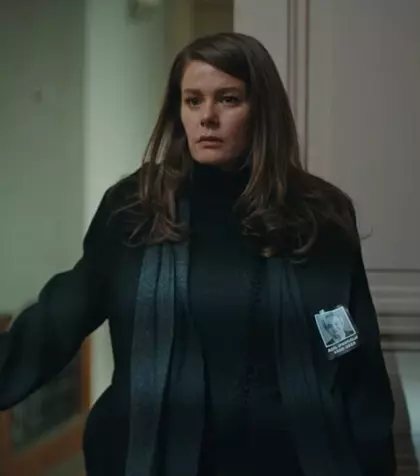 Rezumat episodul 36 „Fata de la fereastră”, difuzat în 25 noiembrie la Kanal D: Nalan este distrusă de moartea tatălui său și își găsește consolarea în brațele lui Hayri