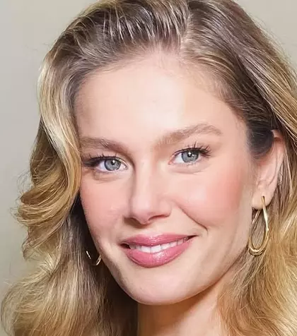 Cum arăta Burcu Biricik, protagonista serialului &quot;Fata de la fereastră&quot;, în urmă cu aproape două decenii, la început de carieră