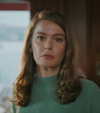 Rezumat episodul 16 „Fata de la fereastră”, difuzat în 28 octombrie la Kanal D: Feride îi ajută pe Cana și pe Alp să se împace