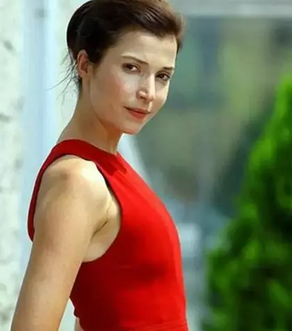 El este cel mai iubit și important bărbat din viața celebrei Selma Ergeç, actrița care joacă rolul Selen Koroğlu în serialul turcesc &quot;Fata de la fereastră&quot;