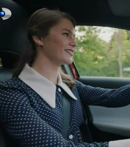 Rezumat episodul 7 „Fata de la fereastră”, difuzat în 15 octombrie la Kanal D: Nalan este sechestrată de mama sa care îi intrezice să se mai vadă cu Sedat