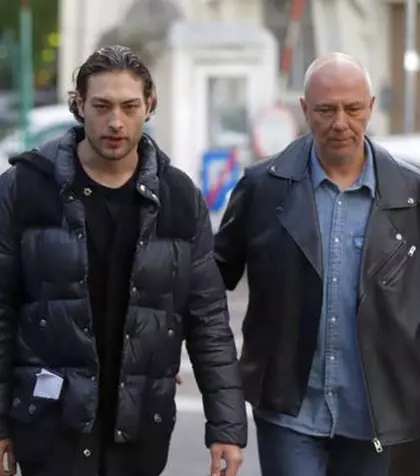 Toto Dumitrescu s-a prezentat la Judecătoria Sectorului 1: „Sunt victima consumului, opriți drogurile”