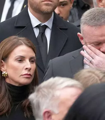 Imagini sfâșietoare la înmormântare: Wayne Rooney, în lacrimi » Multe nume mari au venit să-și ia adio