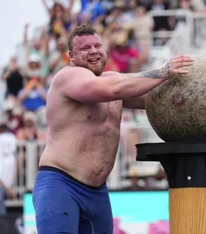 „Mă hărțuiau la școală doar pentru că eram diferit” » Povestea copilului autist care a devenit cel mai puternic om din lume