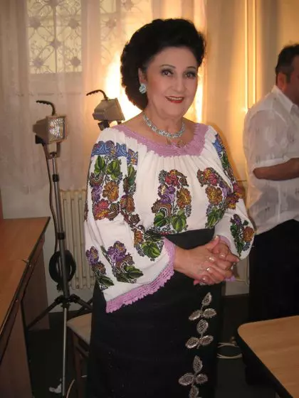 stefania-rares-1-e7c9c005c3c2f2