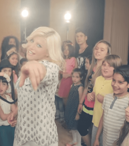 Loredana a lansat single-ul “Super ofertă la vise”