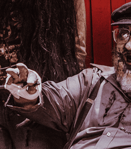 George R R Martin joacă un zombie în serialul „Z Nation”