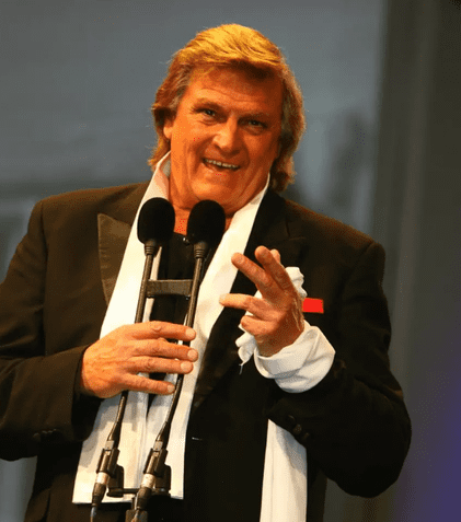 Florin Piersic a împlinit 90 de ani. Ce mesaj i-a scris Dan Negru marelui actor: „E norocos. Generației lui Piersic îi plătim noi pensia”