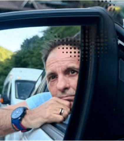 Dan Negru, mesaj viral după 30 de ani de navetă: „Unde-s banii din impozite?”. „Monumentul istoric” de pe Valea Oltului care l-a scos din minți pe prezentator