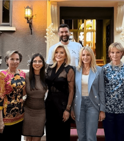 Nadia Comăneci, Loredana Groza și Smiley, în vizită la Familia Regală a României. Imaginea care i-a impresionat pe fani