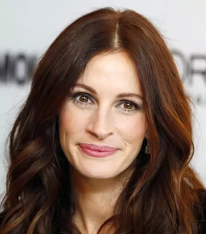 FOTO. Veterana Julia Roberts debutează în rol principal într-un serial