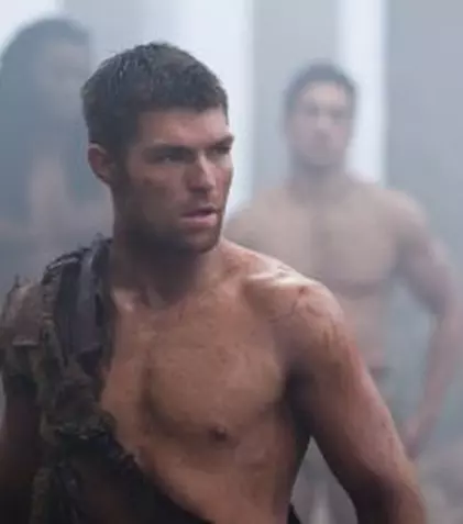 Se pregăteşte un spin-off la serialul „Spartacus”, despre Iulius Cezar