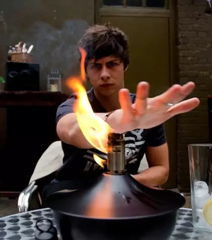 Magicianul Ben Hanlin vine în România la invitaţia Discovery