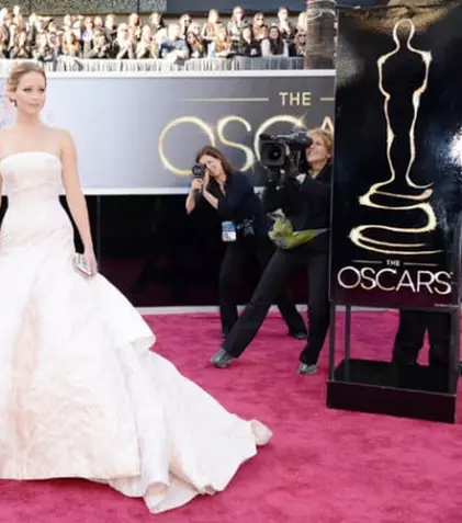 Poze nud cu Jennifer Lawrence, postate online de un hacker