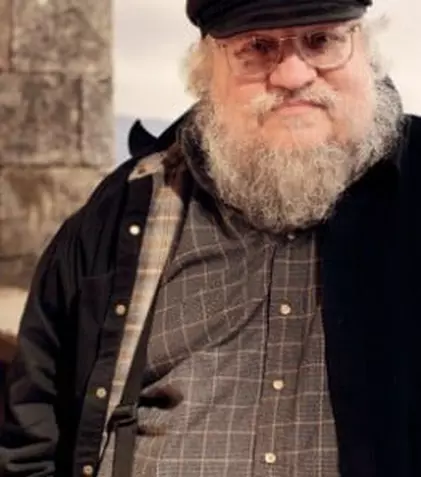 George R.R. Martin își oferă cinematograful pentru „The Interview”