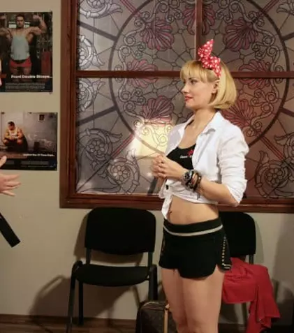 Bebeluşa Oana le dă lecţii de dans „Trăsniţilor”