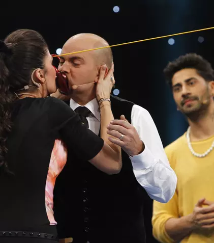 Alina Pușcaș și Cosmin Seleși, moment romantic la “Totul e permis”