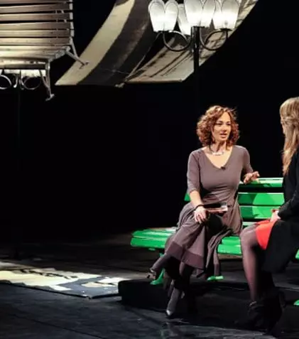 Scriitoarea Ioana Nicolaie, soţia lui Mircea Cărtărescu, invitata serii la "Nocturne" de la TVR 1
