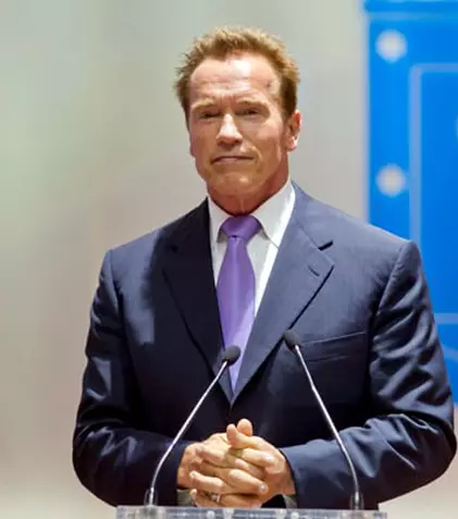 Arnold Schwarzenegger s-a abonat la „Charlie Hedbo”