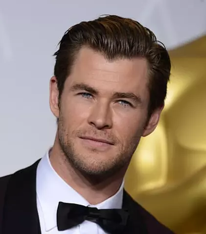 Chris Hemsworth față în față cu Moby Dick în „In the Heart of the Sea”
