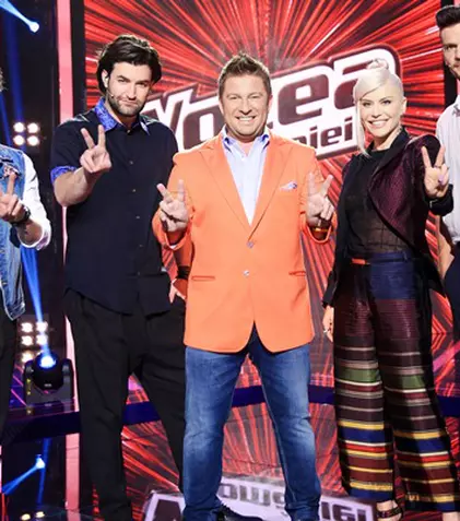 Opt concurenți intră în duelurile încrucișate la “Vocea României”