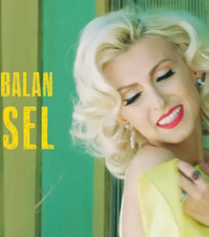 Andreea Bălan a lansat videoclipul „Carusel”