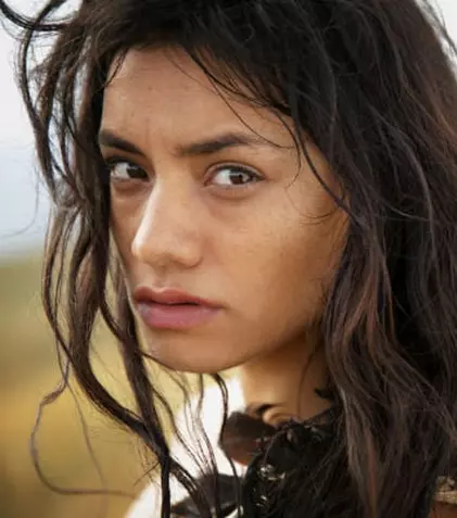 Aylin Cadîr este Sălbatica, în filmul “Tudo”