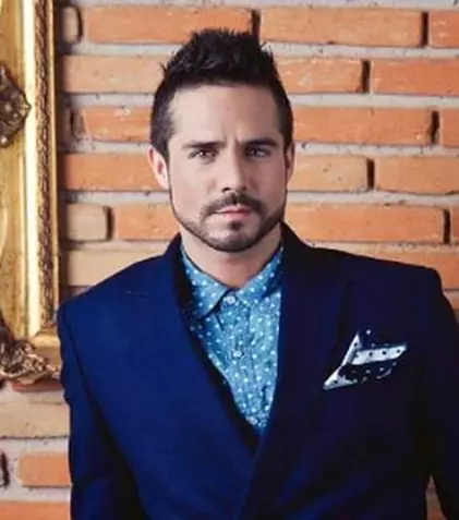 Aviz fanelor: Actorul Jose Ron e trist că nu are iubită