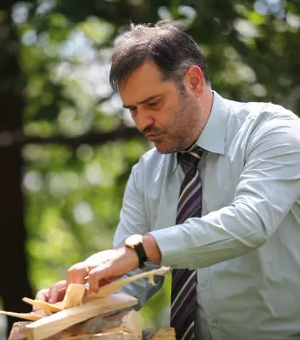 Unde și-a cunoscut Gheorghe Ifrim, primarul Vasile din „Las Fierbinți”, soția. De ce nu apare aceasta în spațiul public