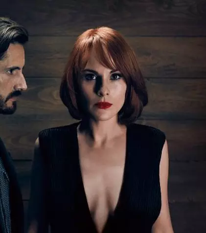 TNT lansează serialul „Un comportament adecvat”, cu Michelle Dockery