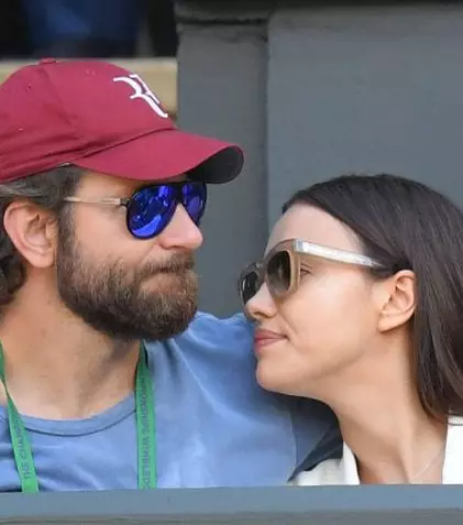 FOTO. Irina Shayk şi Bradley Cooper aşteaptă primul lor copil