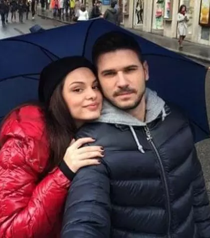 FOTO. Tolgahan Sayişman („Prizoniera dragostei”) se căsătoreşte luna viitoare