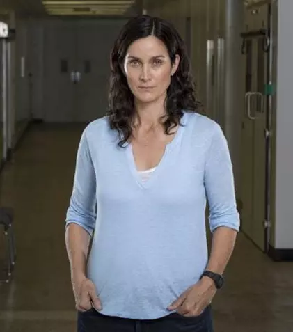 INTERVIU: Carrie-Anne Moss, despre sezonul 2 din „Humans” (AMC)