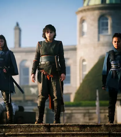 AMC va difuza din 25 martie ultimul sezon al serialului „Into the Badlans”