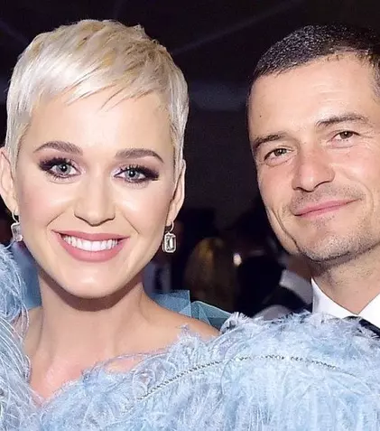 Katy Perry și Orlando Bloom s-au logodit
