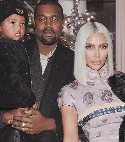 Kim Kardashian și Kanye West au devenit părinți pentru a patra oară, prin intermediul unei mame surogat