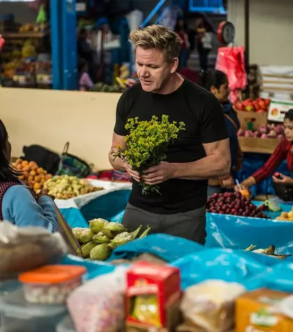 National Geographic difuzează din 28 iulie o nouă serie culinară, „Gordon Ramsay: Călător cu gust”